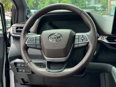Toyota Sienna 2021 2.5L Hybrid Platinum Edition - ფოტო 11