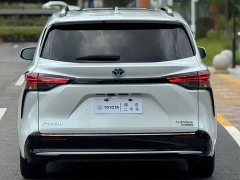 Toyota Sienna 2021 2.5L Hybrid Platinum Edition - ფოტო 18