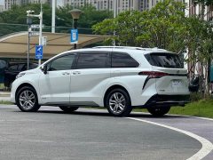 Toyota Sienna 2021 2.5L Hybrid Platinum Edition - ფოტო 4