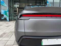 Tesla Model Y Long Range All-Wheel Drive - ფოტო 10