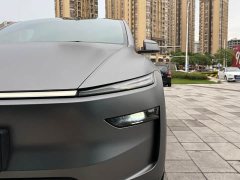 Tesla Model Y Long Range All-Wheel Drive - ფოტო 8