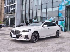 BMW 5 Series 525Li M Sport Package - ფოტო 1