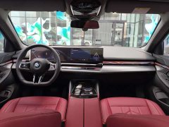 BMW 5 Series 525Li M Sport Package - ფოტო 13