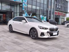 BMW 5 Series 525Li M Sport Package - ფოტო 2