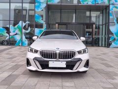 BMW 5 Series 525Li M Sport Package - ფოტო 3