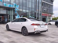 BMW 5 Series 525Li M Sport Package - ფოტო 7