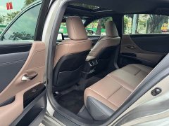Lexus ES 200 Excellence Edition - ფოტო 11