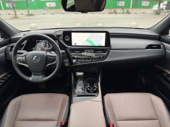 Lexus ES 200 Excellence Edition - ფოტო 12
