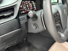 Lexus ES 200 Excellence Edition - ფოტო 19