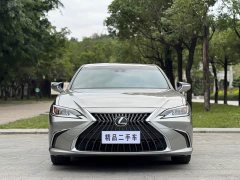 Lexus ES 200 Excellence Edition - ფოტო 2