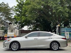 Lexus ES 200 Excellence Edition - ფოტო 5