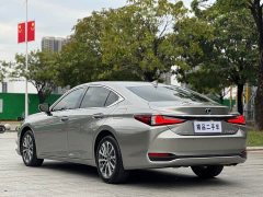 Lexus ES 200 Excellence Edition - ფოტო 6