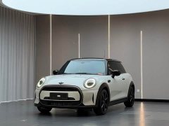 BMW MINI 1.5T COOPER King's Cross Special Edition - ფოტო 1