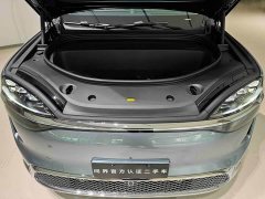AITO M9 Pure Electric Ultra 6-Seater - ფოტო 18