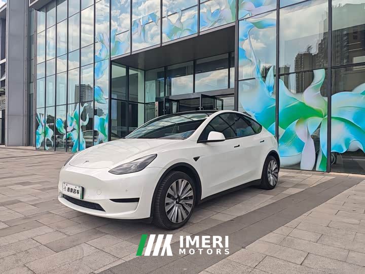 Tesla Model Y Facelift Rear-Wheel Drive