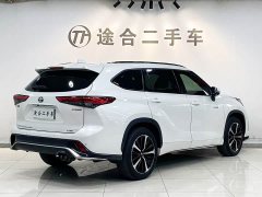 Toyota Crown Venza 2022 2.5L HEV AWD Premium - ფოტო 2