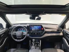 Toyota Crown Venza 2022 2.5L HEV AWD Premium - ფოტო 20