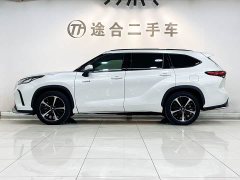 Toyota Crown Venza 2022 2.5L HEV AWD Premium - ფოტო 3