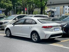 Toyota Corolla 1.8L CVT Luxury - ფოტო 3
