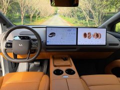 Li Auto i8 Standard Edition - ფოტო 5