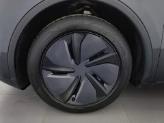 Tesla Model Y Rear-Wheel Drive - ფოტო 17