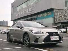 Lexus ES 300h Premium Edition - ფოტო 3