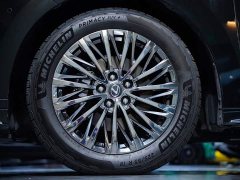 Lexus LM 500h Six-Seat Premium Edition - фото 13