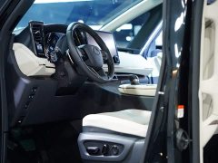 Lexus LM 500h Six-Seat Premium Edition - фото 18