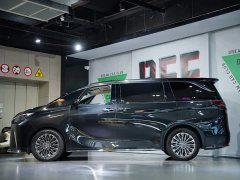 Lexus LM 500h Six-Seat Premium Edition - фото 2