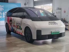 Li Auto MEGA Home Family Edition - ფოტო 3