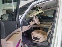 Li Auto MEGA Home Family Edition - ფოტო 7