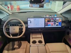 Li Auto MEGA Home Family Edition - ფოტო 8