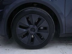 Tesla Model Y Rear-Wheel Drive - ფოტო 18