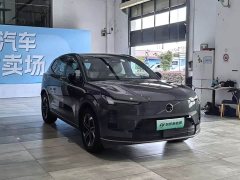Volvo XC70 Plug-in Hybrid 2026 Two-Wheel Drive Long Range Core - ფოტო 3