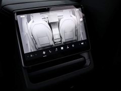 Tesla Model Y Rear-Wheel Drive - ფოტო 15