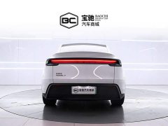 Tesla Model Y Rear-Wheel Drive - ფოტო 4