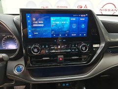 Toyota Crown Venza 2021 2.5L HEV AWD Premium - ფოტო 17