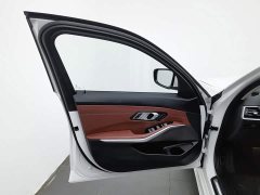 BMW 3 Series 320Li M Sport Package - ფოტო 8