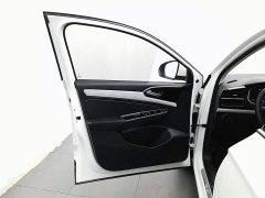 Volkswagen Jetta VS7 280TSI Automatic Entry-Level - ფოტო 8
