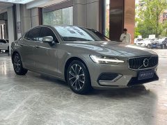 Volvo S60 B4 Smart Luxury Edition - ფოტო 3