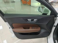 Volvo S60 2022 B4 Intelligent Remote Luxury Edition - ფოტო 11