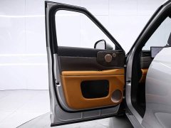 IM Motors Zhiji LS8 52 Max Luxury Six-Seater - ფოტო 12