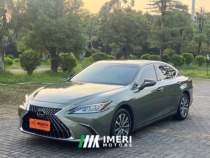 Lexus ES 200 Excellence Edition