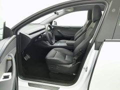 Tesla Model Y Rear-Wheel Drive - ფოტო 7