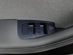 Tesla Model Y Rear-Wheel Drive - ფოტო 6