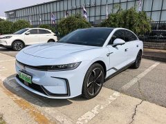 Voyah Lantu Zhaoguang 2023 Four-Wheel Drive Long-Range Edition - ფოტო 1