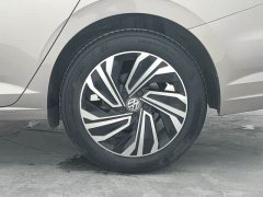 Volkswagen Sagitar 200TSI DSG Flying Edition - ფოტო 6