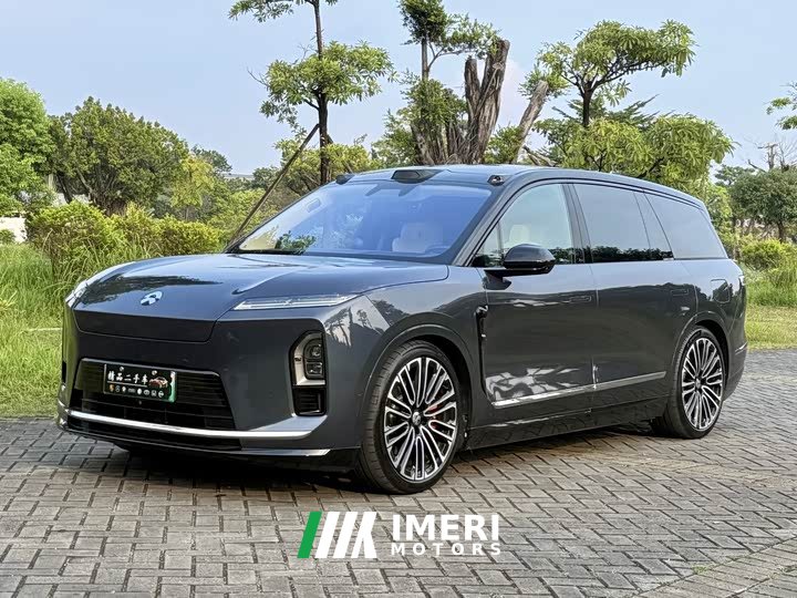 NIO ES8 Six-Seat Executive Signature Edition