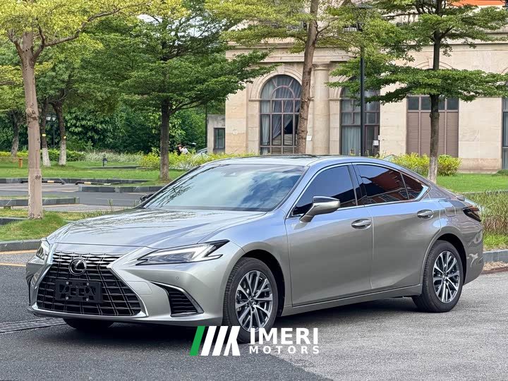 Lexus ES 300h Premium Edition - ავტომობილი ჩინეთიდან