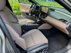 Lexus ES 300h Premium Edition - ფოტო 12